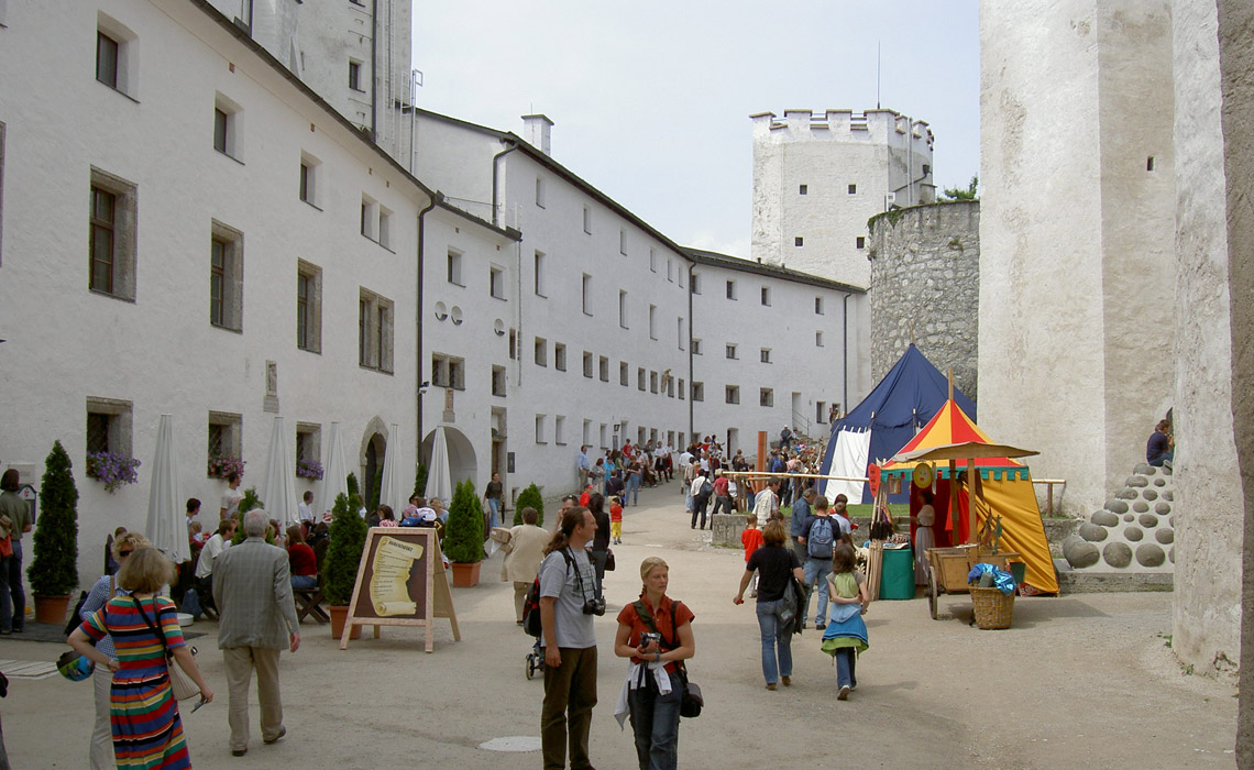 castle hall, knights dinner, Salzburg, fortress Hohensalzburg