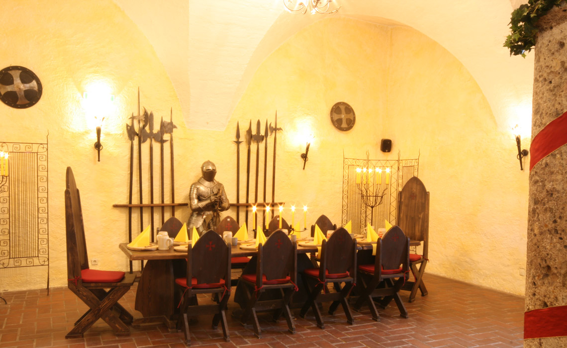 castle hall, knights dinner, Salzburg, fortress Hohensalzburg