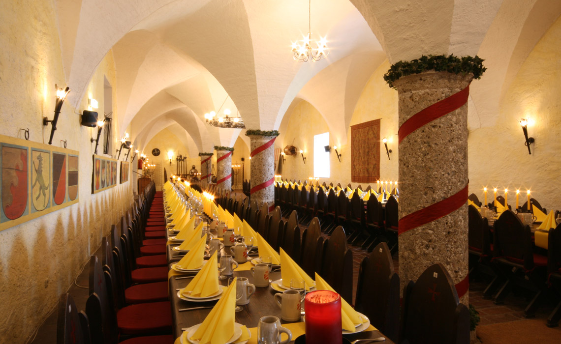 castle hall, knights dinner, Salzburg, fortress Hohensalzburgg